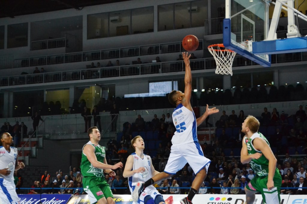 Stelmet z tarczą w Toruniu. Polski Cukier Toruń - Stelmet Zielona Góra 62-71 (2)