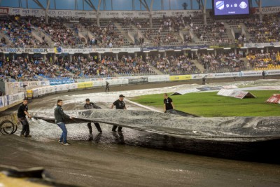 Motoarena w deszczu