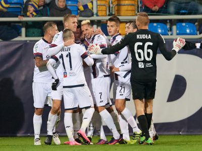Pi³karze Pogoni ciesz¹ sie z bramki