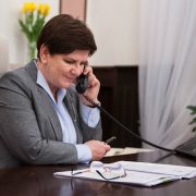 premier-beata-szydlo-rozmowa-telefoniczna-telefon