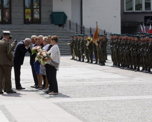bialystok-uroczystosci-zlozenia-przysiegi-przez-pierwszych-zolnierzy-tsw-12-1280x768