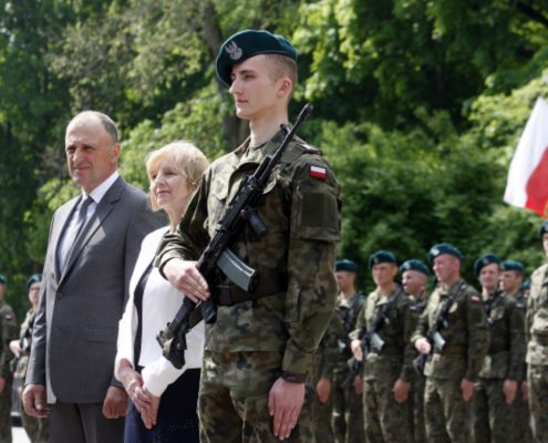 bialystok-uroczystosci-zlozenia-przysiegi-przez-pierwszych-zolnierzy-tsw-13-1280x768