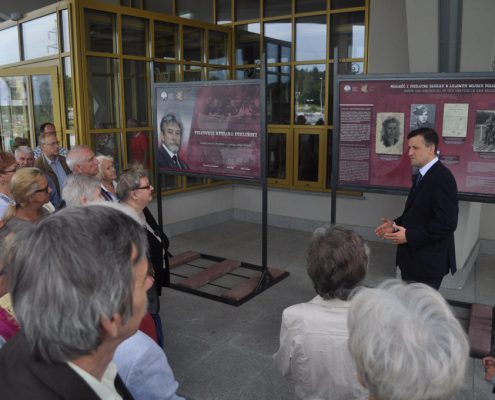 otwarcie-wystawy-o-gen-kuklinskim-przy-sanktuarium-nmp-gwiazdy-nowej-ewangelizacji-i-sw-jana-pawla-ii-w-toruniu-9