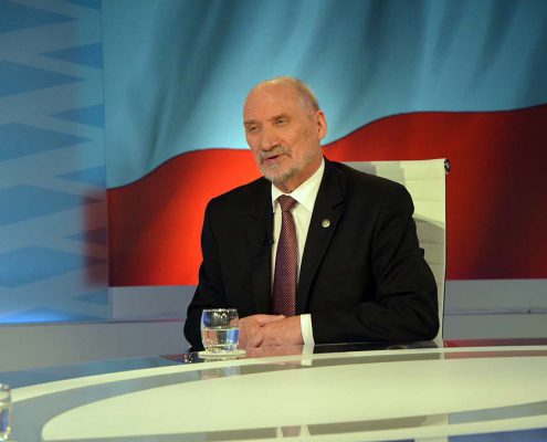 rozmowy-niedokonczone-z-udzialem-min-antoniego-macierewicza-3