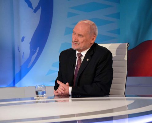 rozmowy-niedokonczone-z-udzialem-min-antoniego-macierewicza-6