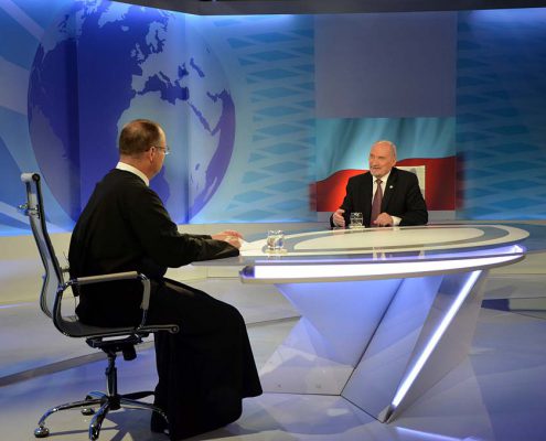 rozmowy-niedokonczone-z-udzialem-min-antoniego-macierewicza-7