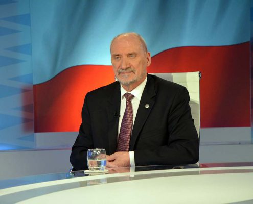 rozmowy-niedokonczone-z-udzialem-min-antoniego-macierewicza-9