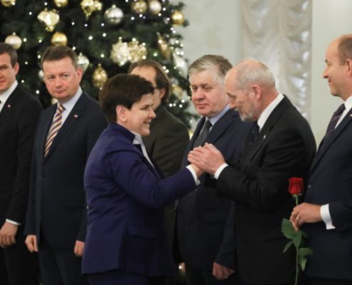 prezydent-przyjal-dymisje-beaty-szydlo-i-desygnowal-mateusza-morawieckiego-na-premiera-13-1280x768