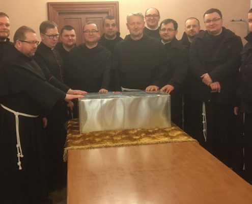 szczątki Czcigodnego Sługi Bożego o. Wenantyego Katarzyńca (2)