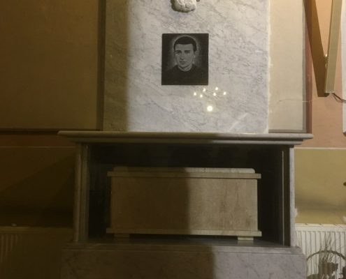szczątki Czcigodnego Sługi Bożego o. Wenantyego Katarzyńca (4)