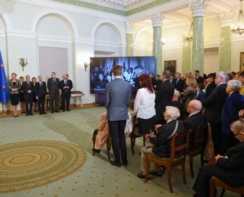 Prezydent Andrzej Duda wręczył Ordery Odrodzenia Polski Polakom ratującym Żydów podczas II wojny światowej (3)