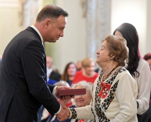 Prezydent Andrzej Duda wręczył Ordery Odrodzenia Polski Polakom ratującym Żydów podczas II wojny światowej (7)