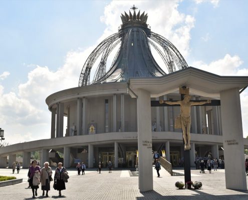 3. rocznica konsekracji sanktuarium NMP Gwiazdy Nowej Ewangelizacji i św. Jana Pawła II w Toruniu (1)