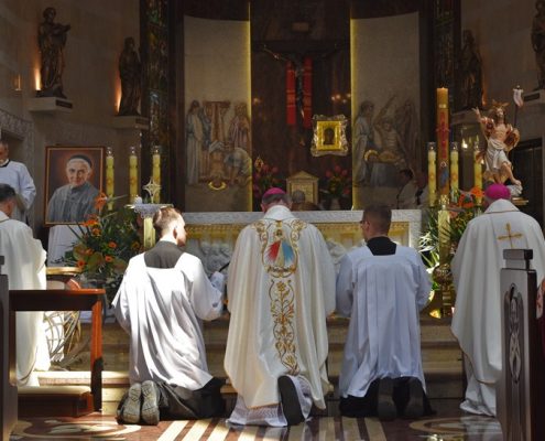 3. rocznica konsekracji sanktuarium NMP Gwiazdy Nowej Ewangelizacji i św. Jana Pawła II w Toruniu (18)