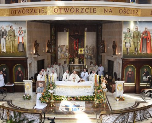 3. rocznica konsekracji sanktuarium NMP Gwiazdy Nowej Ewangelizacji i św. Jana Pawła II w Toruniu (29)