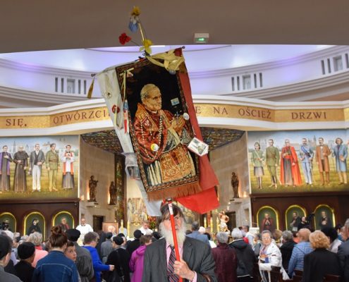 3. rocznica konsekracji sanktuarium NMP Gwiazdy Nowej Ewangelizacji i św. Jana Pawła II w Toruniu (48)