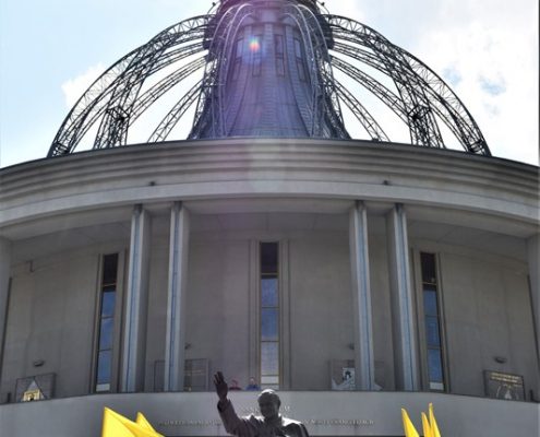 3. rocznica konsekracji sanktuarium NMP Gwiazdy Nowej Ewangelizacji i św. Jana Pawła II w Toruniu (49)