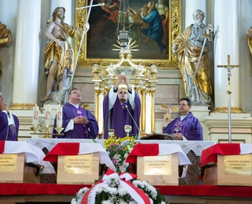 Uroczystość pogrzebowa czterech żołnierzy Armii Krajowej w Ejszyszkach na Litwie (11)