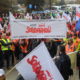 Hutnicy pikietują przed hutą ArcelorMittal w Krakowie (9)