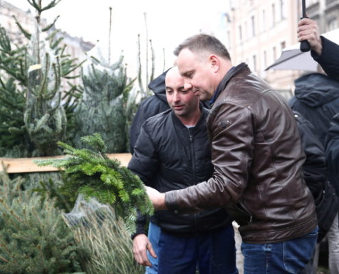 Prezydent Andrzej Duda podczas świątecznych zakupów w Krakowie (9)