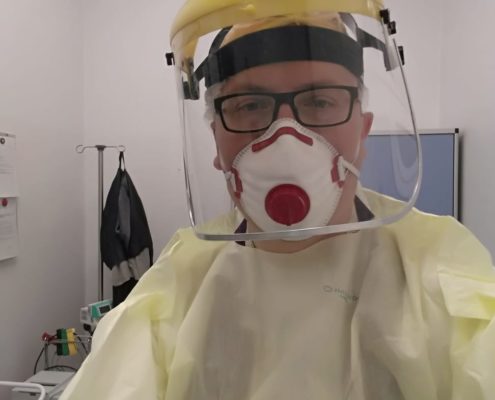 Redemptorysta służy zakażonym koronawirusem w szpitalu zakaźnym (4)