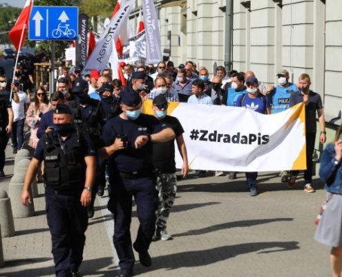 Warszawa Protest przeciwko projektowi dotyczącemu zmian w ustawie o ochronie zwierząt (4)