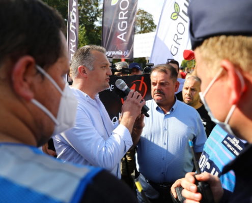Warszawa Protest przeciwko projektowi dotyczącemu zmian w ustawie o ochronie zwierząt (6)