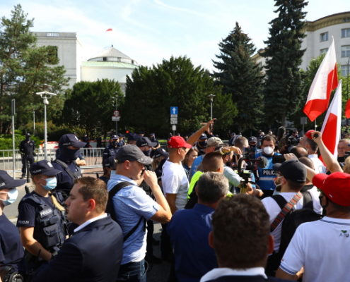 Warszawa Protest przeciwko projektowi dotyczącemu zmian w ustawie o ochronie zwierząt (7)