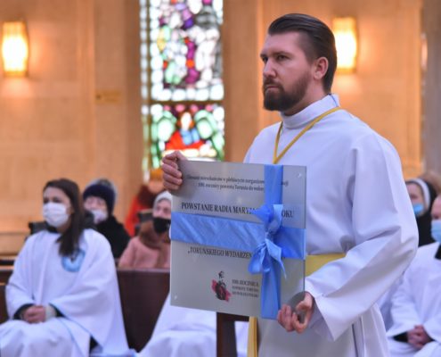 Powstanie Radia Maryja toruńskim wydarzeniem stulecia. Wręczenie pamiątkowej tablicy (4)