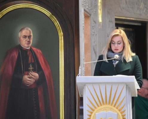 Powstanie Radia Maryja toruńskim wydarzeniem stulecia. Wręczenie pamiątkowej tablicy (9)