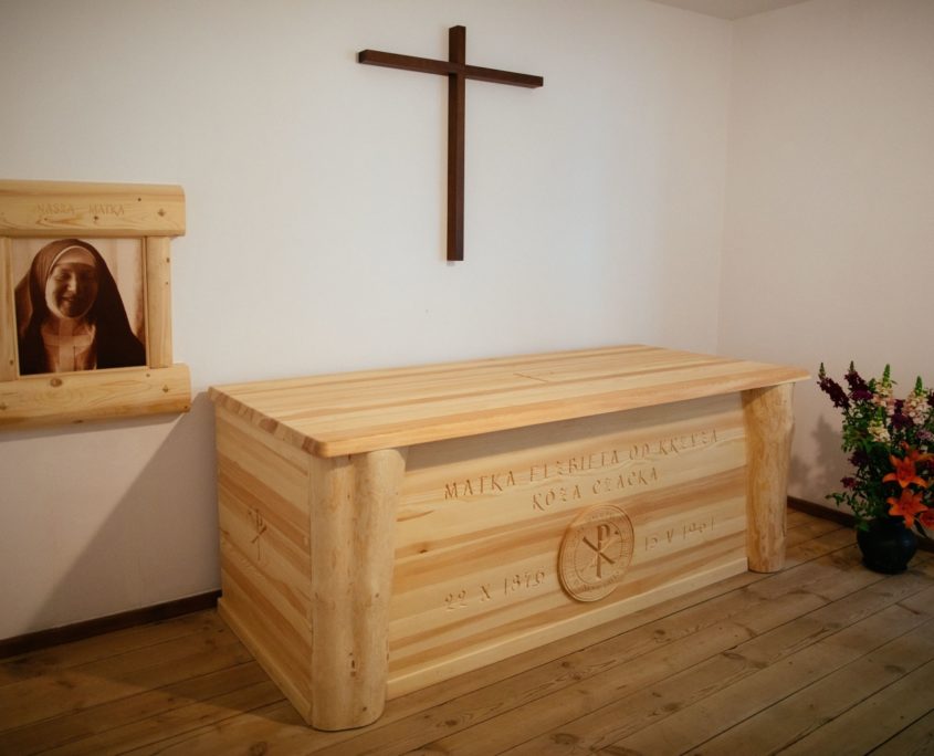 Msza święta w 60. rocznicę śmierci matki Elżbiety Róży Czackiej w kaplicy w Laskach pod Warszawą (9)
