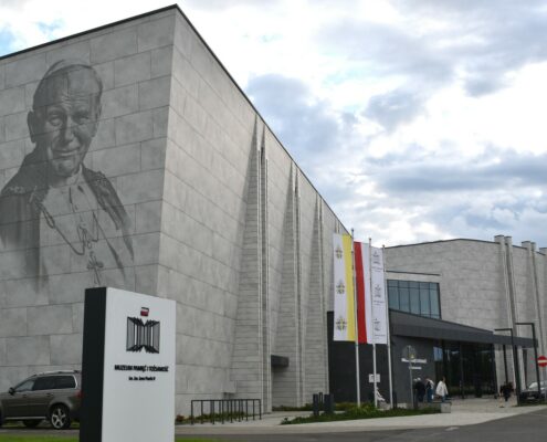 Muzeum „Pamięć i Tożsamość” im. św. Jana Pawła II można już zwiedzić wystawę ,,Wyszyński – Pater Patriae”