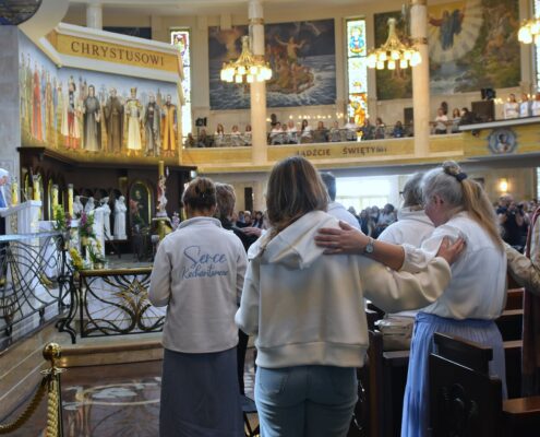 Ogólnopolskie spotkanie wspólnoty Serce Kecharitomene w toruńskim sanktuarium (10)