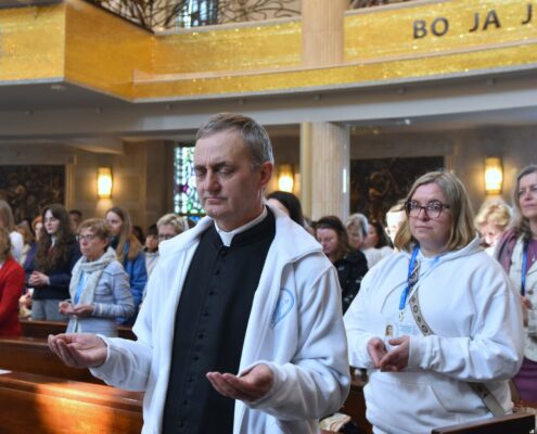 Ogólnopolskie spotkanie wspólnoty Serce Kecharitomene w toruńskim sanktuarium (13)