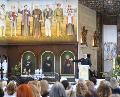 Ogólnopolskie spotkanie wspólnoty Serce Kecharitomene w toruńskim sanktuarium (17)