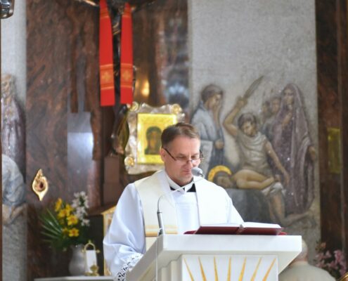 Ogólnopolskie spotkanie wspólnoty Serce Kecharitomene w toruńskim sanktuarium (40)