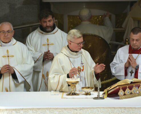 Ogólnopolskie spotkanie wspólnoty Serce Kecharitomene w toruńskim sanktuarium (52)