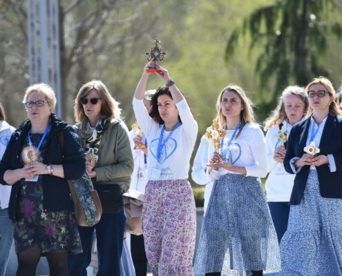 Ogólnopolskie spotkanie wspólnoty Serce Kecharitomene w toruńskim sanktuarium (70)