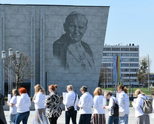 Ogólnopolskie spotkanie wspólnoty Serce Kecharitomene w toruńskim sanktuarium (78)