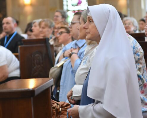 Ogólnopolskie spotkanie wspólnoty Serce Kecharitomene w toruńskim sanktuarium (90)